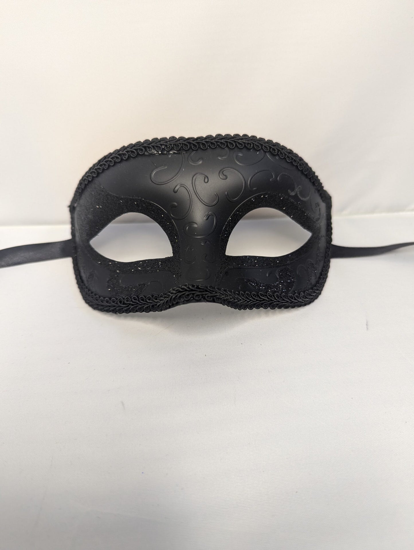 Classic Black Masquerade Women's image 0