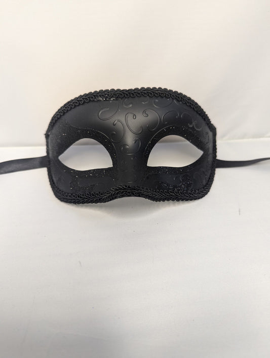 Classic Black Masquerade Women's image 0