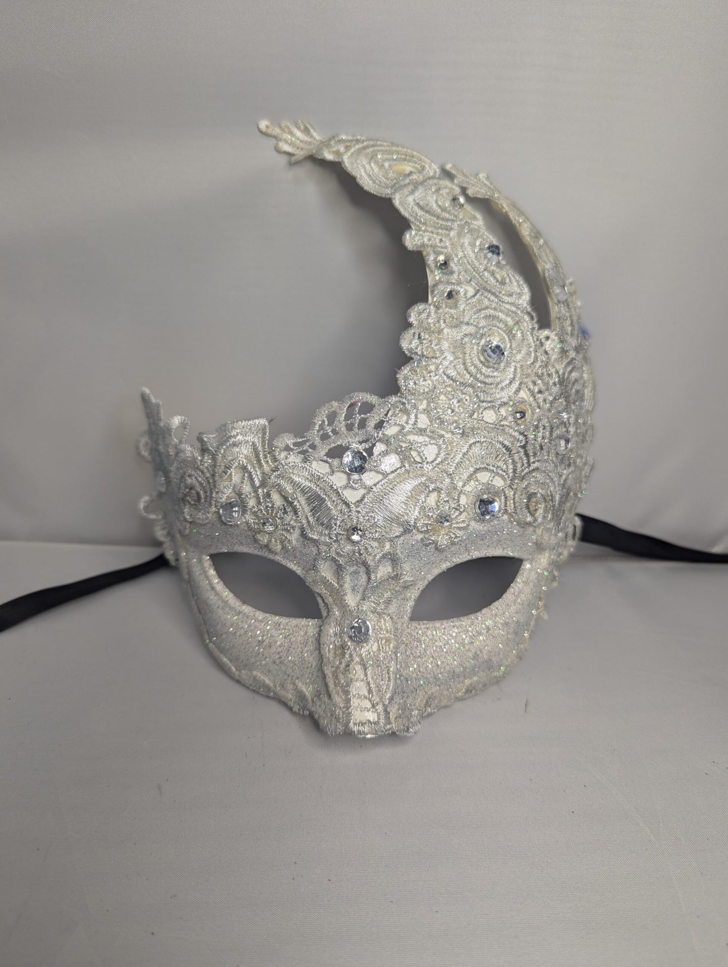 Lace Swan- White image 0