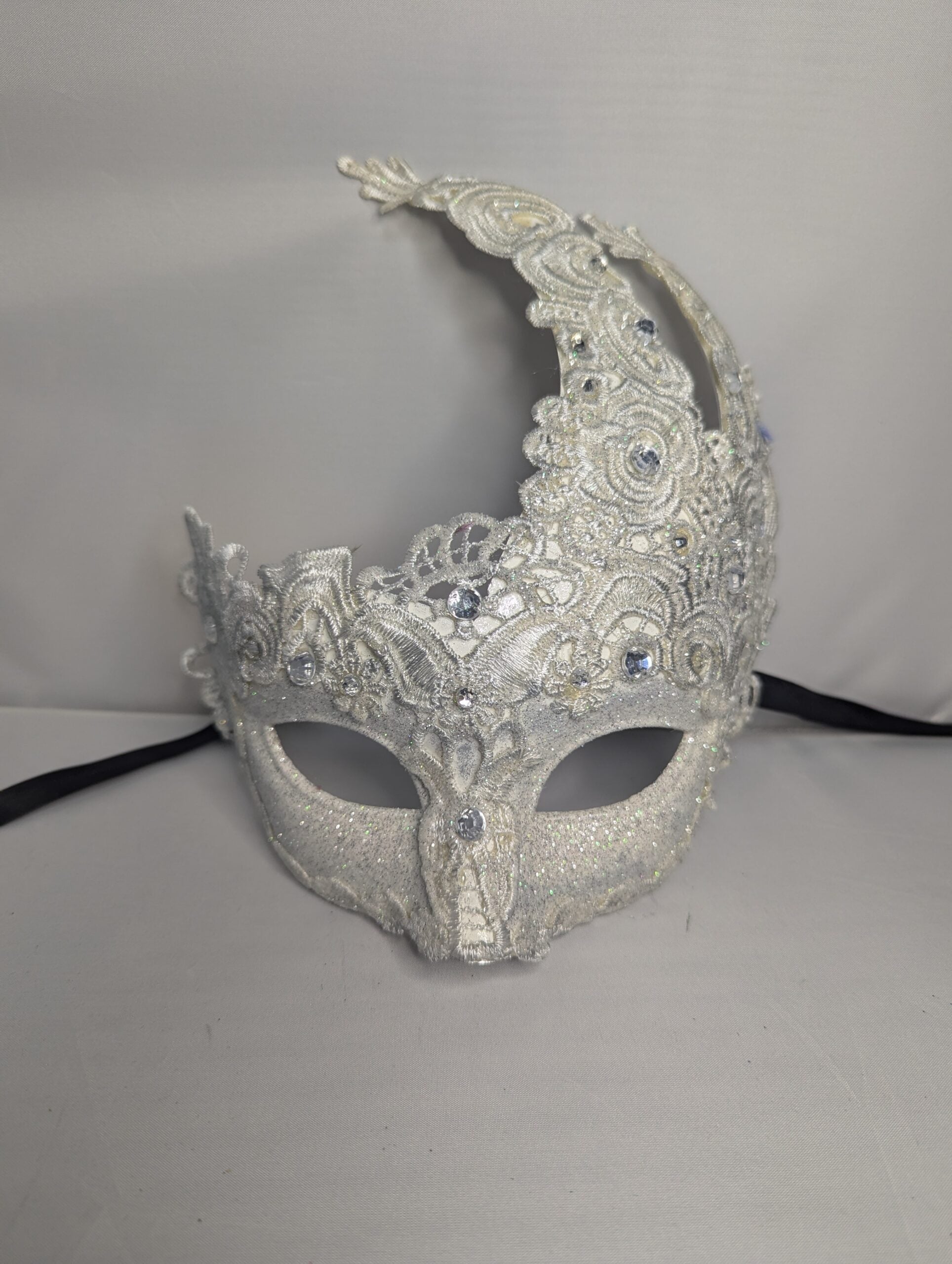 Lace Swan- White image 0