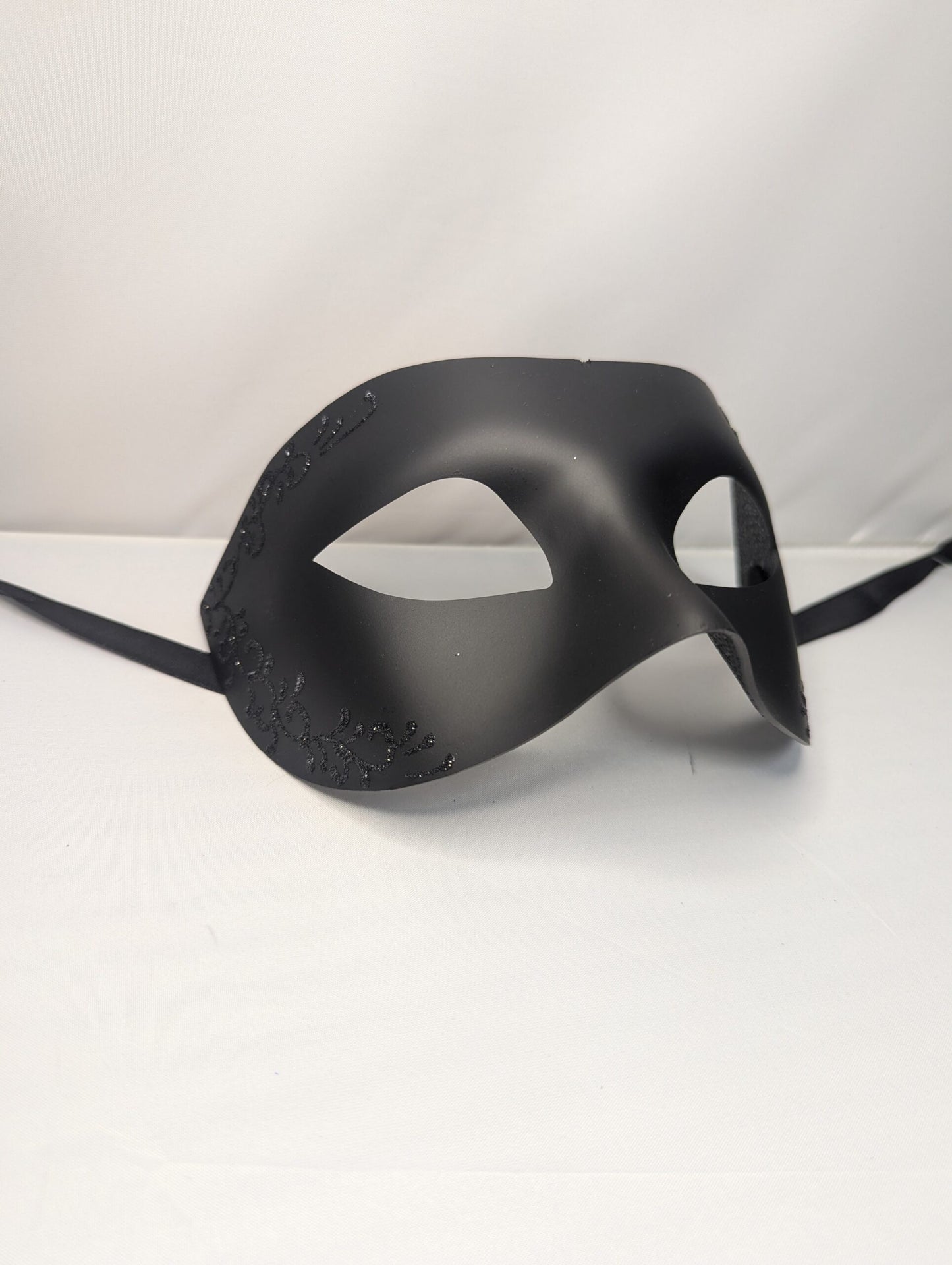 Classic Black Masquerade Simple image 0