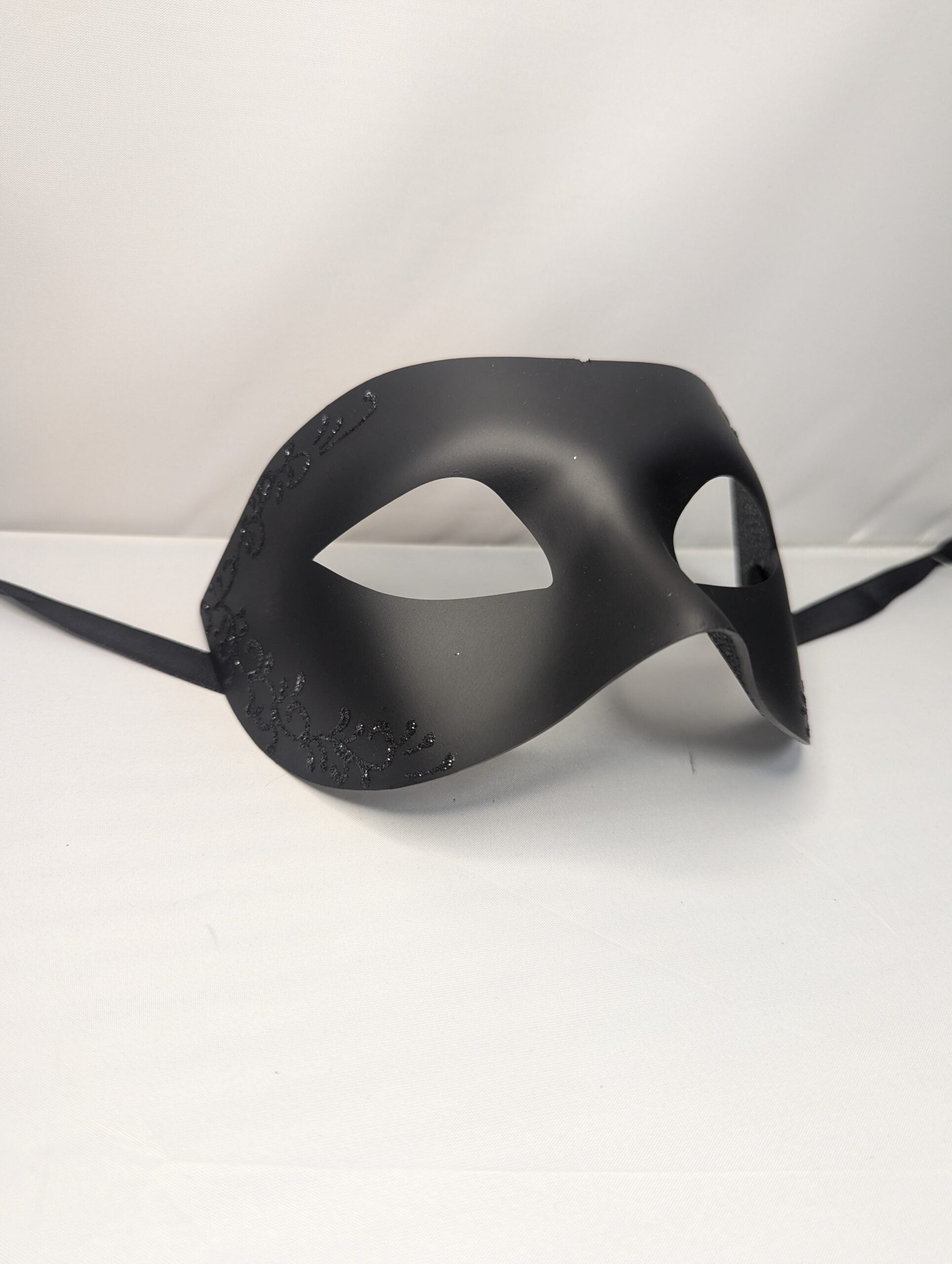 Classic Black Masquerade Simple image 0